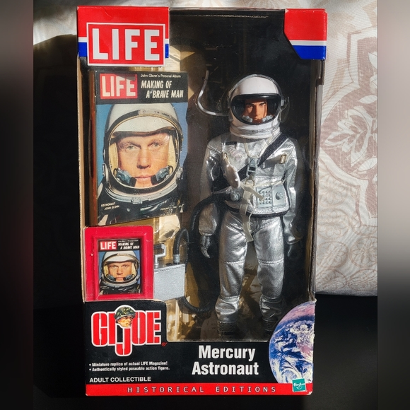 G.I. Joe Astronaut John Glenn Life Magazine Collectible Set - Picture 12 of 13